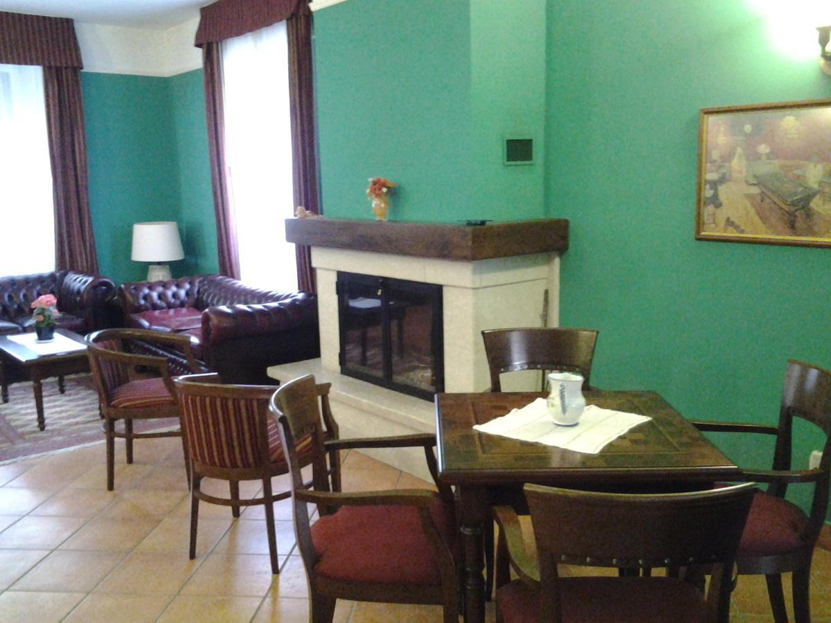 Casale Maginulfo Hotel Roccamandolfi Екстериор снимка