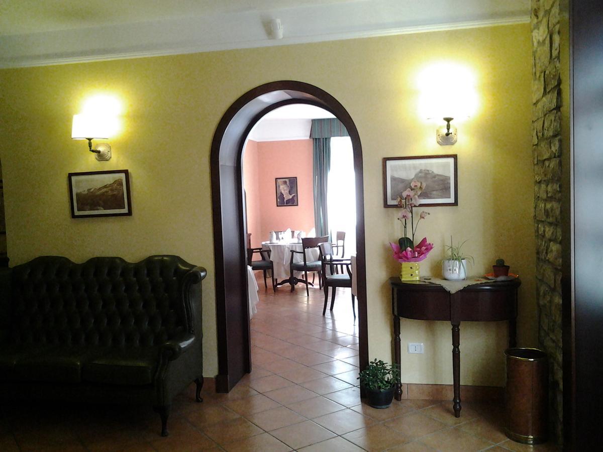 Casale Maginulfo Hotel Roccamandolfi Екстериор снимка