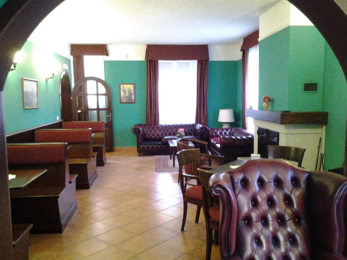 Casale Maginulfo Hotel Roccamandolfi Екстериор снимка