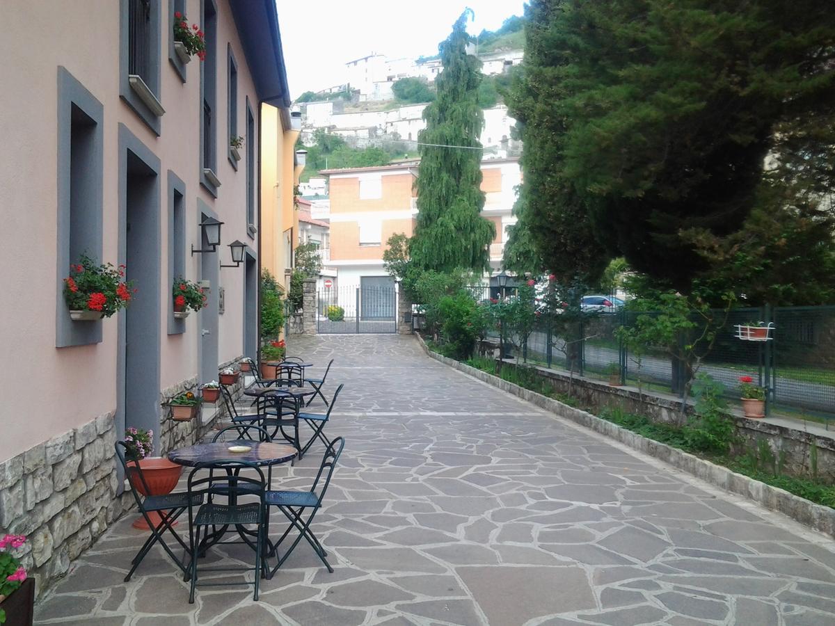 Casale Maginulfo Hotel Roccamandolfi Екстериор снимка
